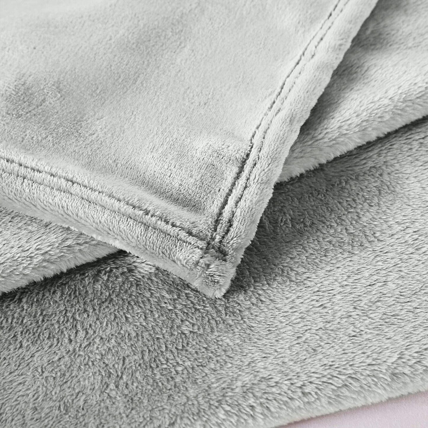 Soft Fleece Luxury Throw: Warm & Hypoallergenic