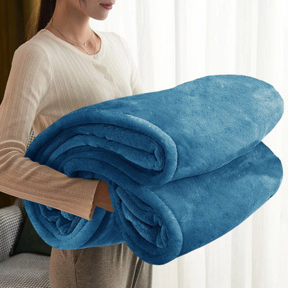 Soft Fleece Luxury Throw: Warm & Hypoallergenic